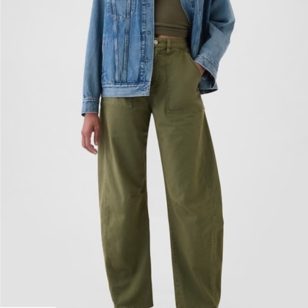 NWT gap mid rise twill barrel pangs